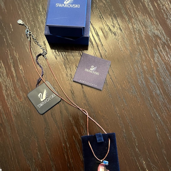 Swarovski small pink heart pendant on leather chain - Picture 2 of 2